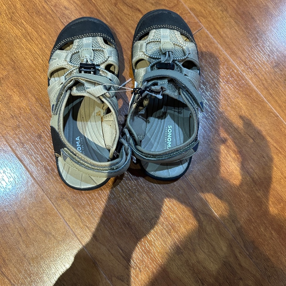 Kids sandals size 13